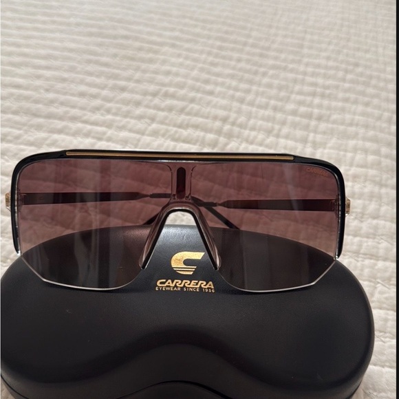 Carrera Gold Frame Sunglasses - Picture 1 of 3